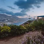 Villa Tholariani *