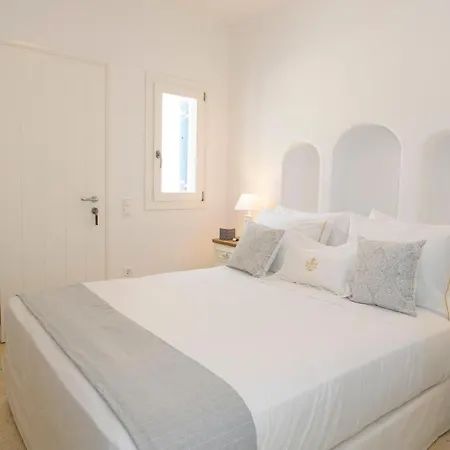 Tholariani אמורגוס