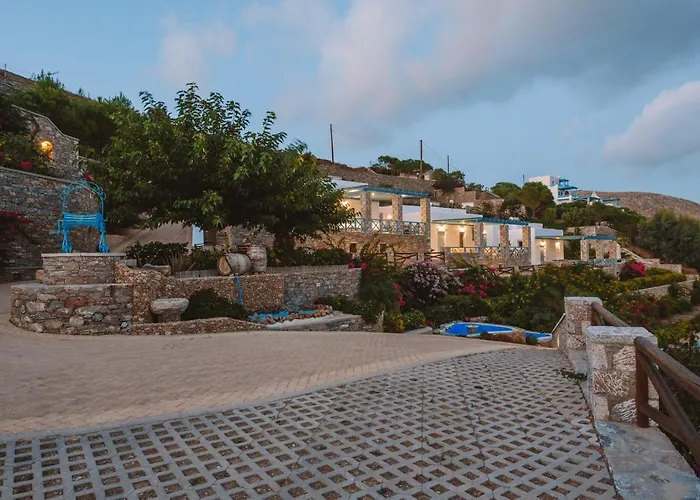 וילה Tholariani אמורגוס