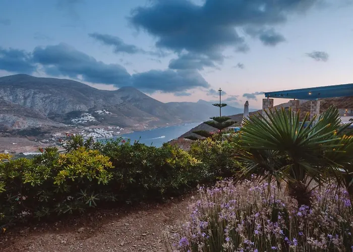 فيلة Tholariani *