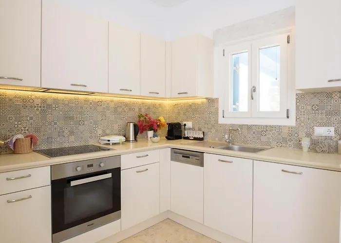 Tholariani أمورجوس